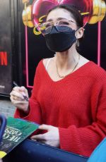 SARAH HYLAND Wears Mask for Fans at Meet-and-greet in New York City 04/18/2025