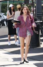 SCOUT WILLIS Grabs Takeout from The Oaks Gourmet in New York 04/10/2025
