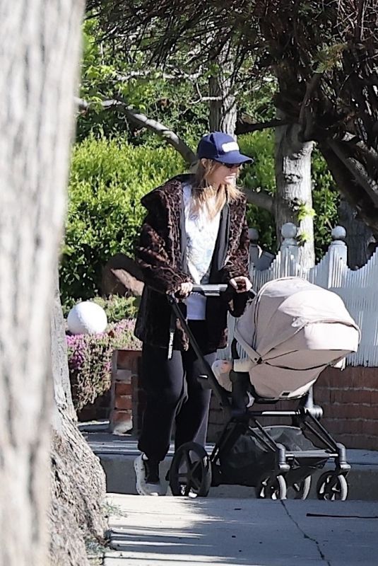 SUKI WATERHOUSE Out with Her Baby in Los Angele 04/05/2025