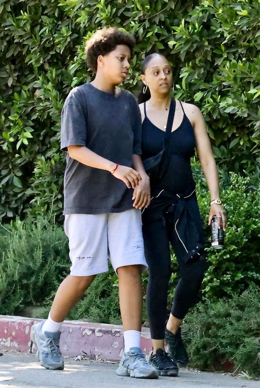 TIA MOWRY on a Hike at Wilacre Park with Her Son Cree 04/19/2025