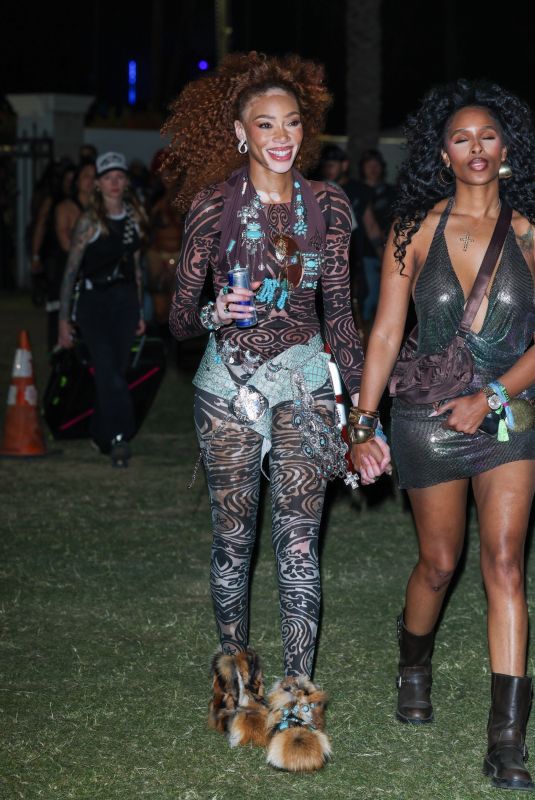WINNIE HARLOW at Coachella Valley Music and Arts Festival in Indio 04/12/2025