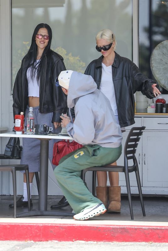 AMELIA and DELILAH HAMLIN Catch up with Harrison Hudson at Beverly Glenn Deli 05/25/2025