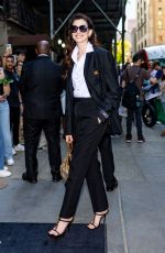 ANNE HATHAWAY Arrives at Moda Operandi Pre-Met Gala Cocktail Party in New York City 05/03/2025