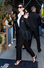 ANNE HATHAWAY Arrives at Moda Operandi Pre-Met Gala Cocktail Party in New York City 05/03/2025