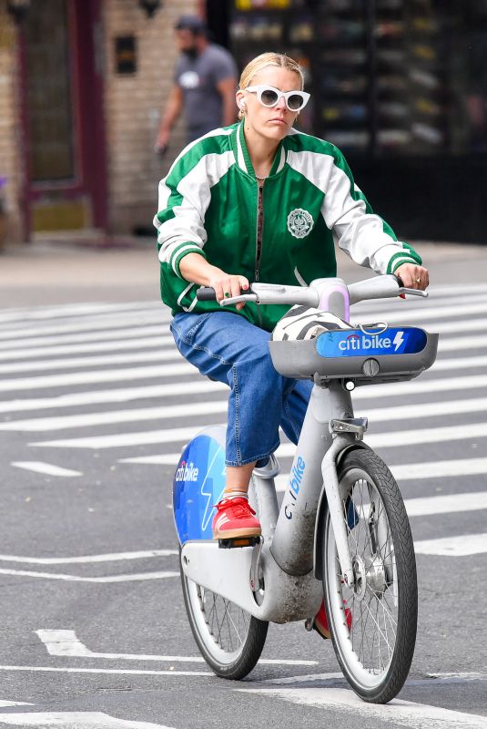 BISY PHILIPPS Out for a Bike Ride in New York City 05/01/2025