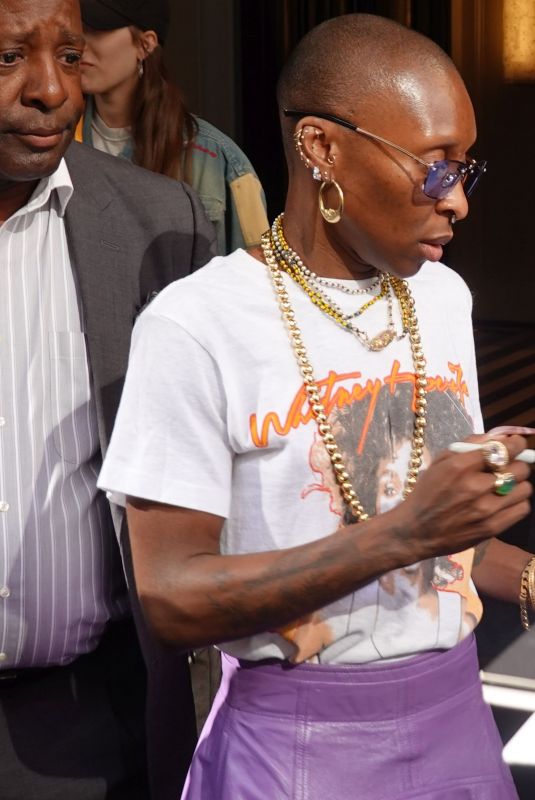 CYNTHIA ERIVO Stops for Fans on Upper East Side in New York City 05/03/2025