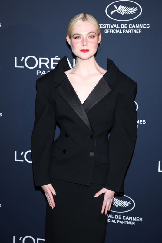 ELLE FANNING at L