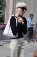 EMMA CHAMBERLAIN Out and About in New York City 05/03/2025