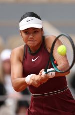 EMMA RADUCANU Loses to Iga Swiatek at French Open Women