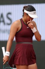 EMMA RADUCANU Loses to Iga Swiatek at French Open Women