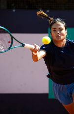 EMMA RADUCANU Practices for Italian Open in Rome 05/06/2025