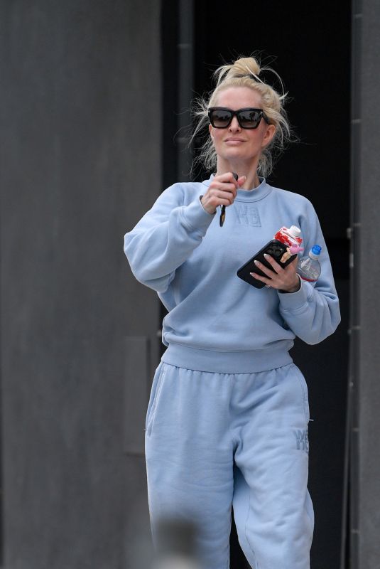 ERIKA JAYNE Leaves Her Gym in Los Angeles 05/28/2025
