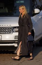GWYNETH PALTROW Arrives at Maria Shriver