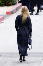 GWYNETH PALTROW Arrives at Maria Shriver