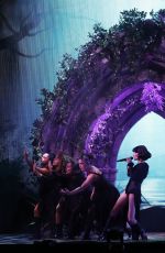 HALSEY Performs at Her For My Last Trick Tour at Talking Stick Resort Amphitheatre in Phoenix 05/12/2025
