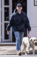 HOLLY WILLOGHBY Out with Her Dog 055/09/2025