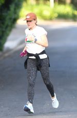 JENNIFER GARNER Out for a Run in Los Angeles 05/20/2025