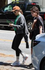 JENNIFER GARNER Out on Mother
