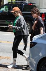 JENNIFER GARNER Out on Mother