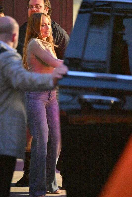 JENNIFER LOPEZ Leaves a Private Movie Screening at The Grove in Los Angeles 04/29/2025