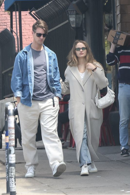 JOEY KING Out for Lunch with Steve Piet 05/07/2025