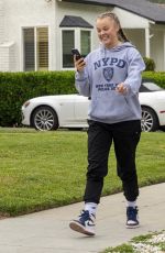 JOJO SIWA Takes a Quick Stroll Ahead of Dance Rehearsal in Los Angeles 05/01/2025