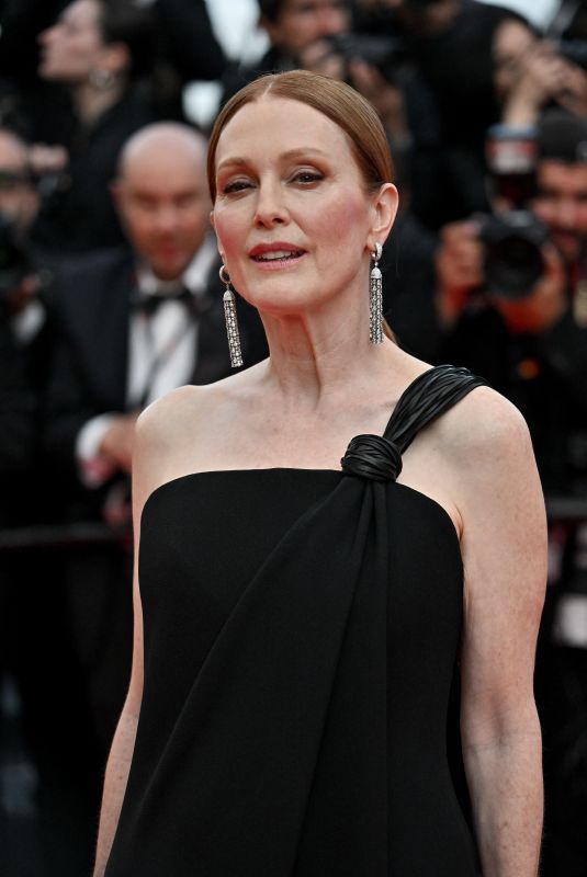 JULIANNE MOORE at The Phoenician Scheme Premiere at 78th Cannes Film Festival 05/18/2025