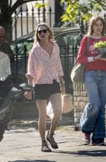 KATE MOSS Out Picks Flowers in Notting Hill 05/04/2025