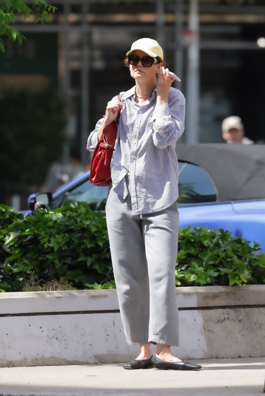 KATIE HOLMES Out and About in New York 05/20/2025