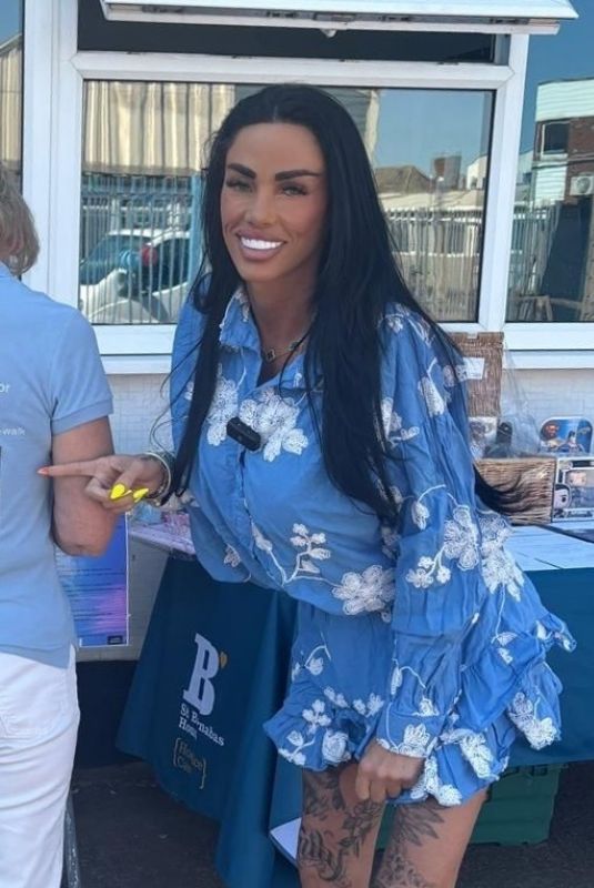 KATIE PRICE Help for 70-year-old Lyn Wilson’s Wing Walk Bid for St Barnabas Hospice Care 05/10/2025