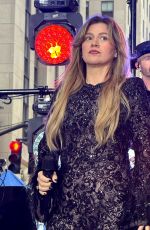 KELLY CLARKSON Performs at Today Show Concert in New York City 05/10/2025