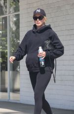 KIMBERLY STEWART Leaves a Gym in Studio City 05/23/2025