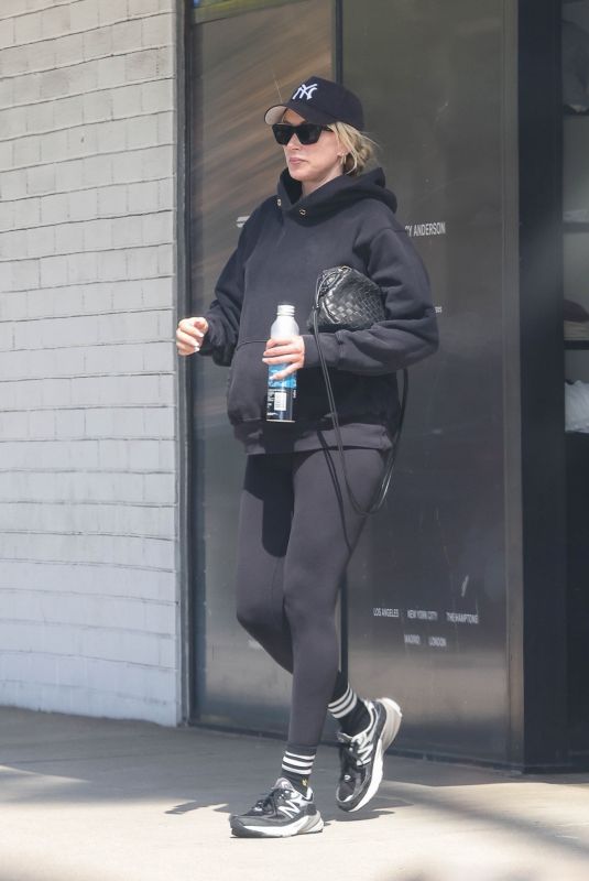 KIMBERLY STEWART Leaves a Gym in Studio City 05/23/2025