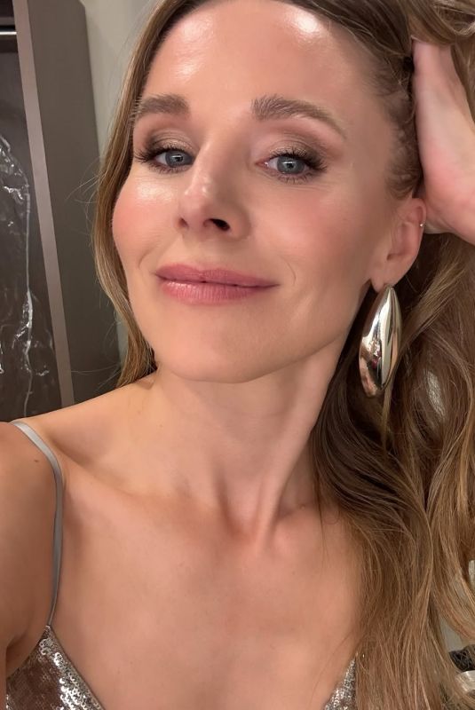 KRISTEN BELL - Instagram Photo 05/01/2025