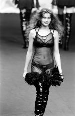 LAETITA CASTA at D&G Fall 1995 Ready To Wear Collection Runway Show 03/08/1995