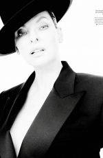LINDA EVANGELISTA in Harper