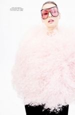 LINDA EVANGELISTA in Harper