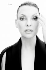 LINDA EVANGELISTA in Harper