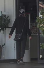 LISA RINNA Shopping at Beverly Glen Mall in Los Angeles 05/01/2025