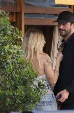 LOTTIE MOSS Spends Afternoon with a Mystery Man in Bayswater 04/29/2025