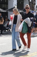 MARGOT ROBBIE and Tom Ackerley Shopping at Farmers Market in Los Angeles 05/18/2025