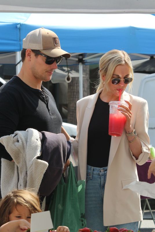 MARGOT ROBBIE and Tom Ackerley Shopping at Farmers Market in Los Angeles 05/18/2025