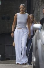 MAURA HIGGINS Leaves an East London Photo Studio 05/15/2025