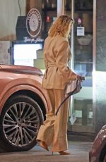 MICHELLE HUNZIKER Arrives at Her Home 05/03/2025