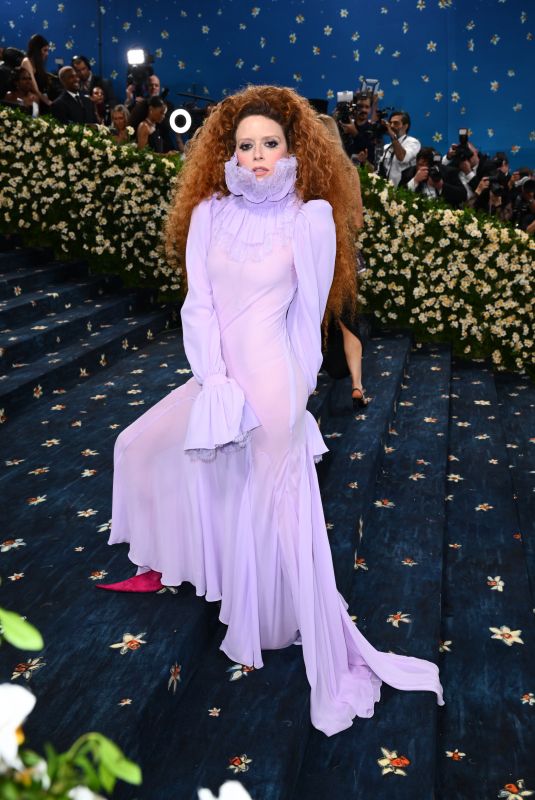 NATASHA LYONNE at 2025 Met Gala Celebrating Superfine: Tailoring Black Style in New York 05/05/2025
