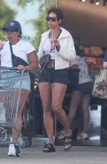NICOLE MURPHY Stop at Erewhon for Hailey Bieber Smoothies 05/19/2025