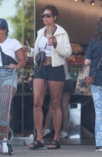 NICOLE MURPHY Stop at Erewhon for Hailey Bieber Smoothies 05/19/2025