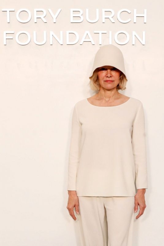 PAMELA ANDERSON at Tory Burch Foundation Breakfast Honored Martha Stewart in New York 05/01/2025