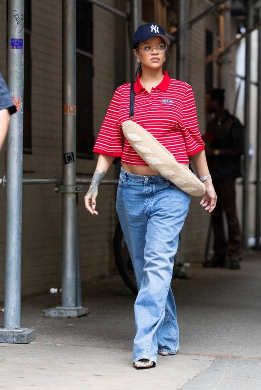 Pregnant RIHANNA Heading to Carbone in New York 05/09/2025