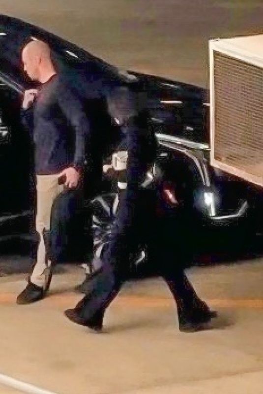 SELENA GOMEZ Leaves a Meeting Amid Benny Blanco Cheating Rumors 05/02/2025
